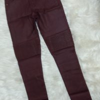 Еластичен панталон в бордо имитиращ кожен , снимка 1 - Панталони - 43126647