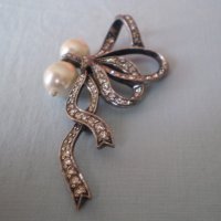 дизаинерска  красива  сребърна брошка перли и циркони, снимка 2 - Антикварни и старинни предмети - 36875288