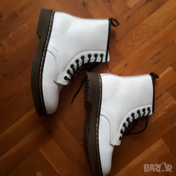 Dr. Martens 40 номер естествена кожа бели , снимка 1