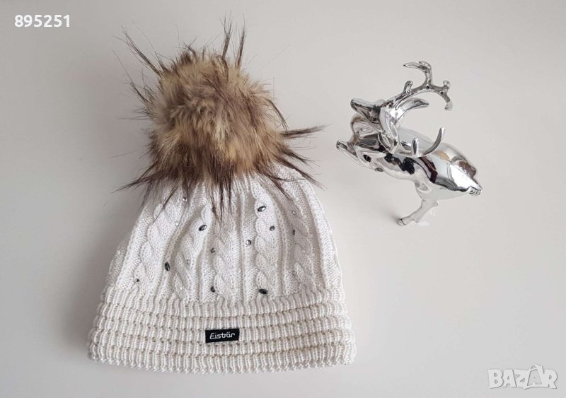 Бяла шапка с камъчета Еistror, снимка 1