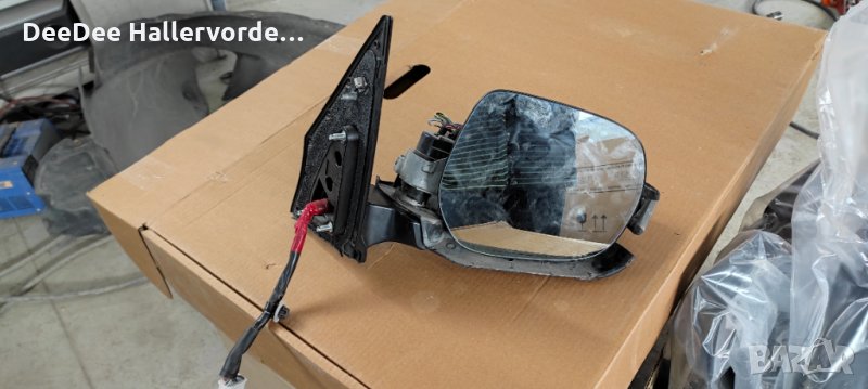 Дясно затъмняемо стъкло и корпус с камера за Toyota Land Cruiser J200 2012-2015, снимка 1