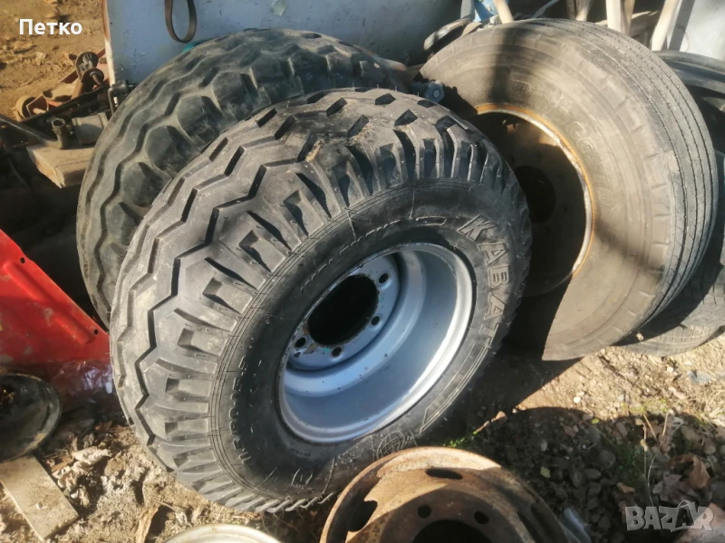 Гуми 11.5/80/15.3., снимка 1