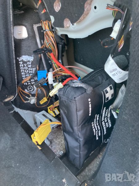 Аптечка оригинална мерцедес ц класа w204, снимка 1