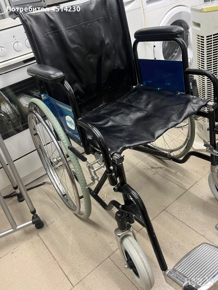 Чисто нова инвалидна количка с подлакътници и поставки за крака, снимка 1