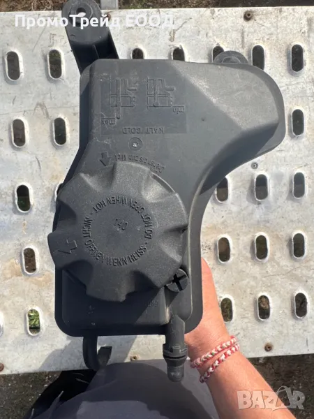 Казанче антифриз БМВ е90 Е91 320Д BMW E90 E91 E92 E93 320D , снимка 1