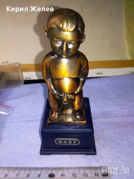 СУВЕНИРНА ФИГУРАЛНА КОЛЕКЦИОНЕРСКА ПЛАСТМАСОВА ГАЗОВА НАСТОЛНА ЗАПАЛКА ПИКАЕЩО МОМЧЕНЦЕ БЕЛГИЯ 41351, снимка 1