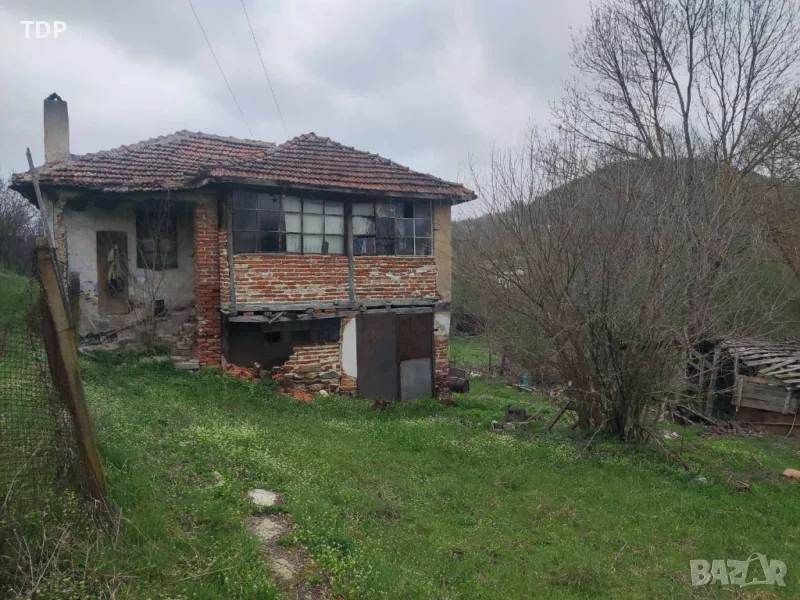 Дворно място с постройка в с Белила , снимка 1