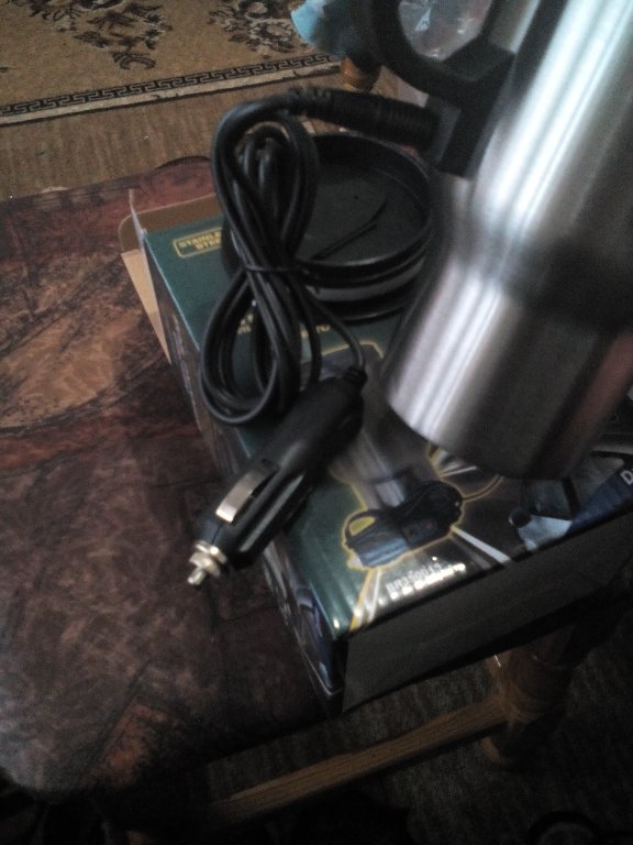 Термо чаша с нагревател 12 волта с адаптер за кола автомобил + подарък в  Аксесоари и консумативи в гр. Пещера - ID27153731 — Bazar.bg