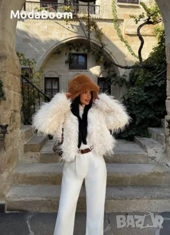 Кафява дамска зимна шапка 