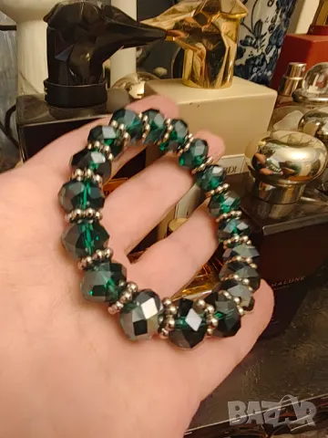 Гривна със Сваровски кристали, снимка 3 - Гривни - 50317465