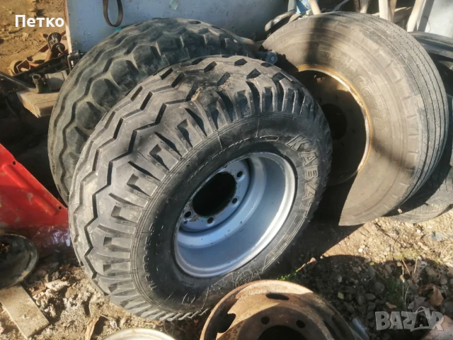 Гуми 11.5/80/15.3., снимка 1