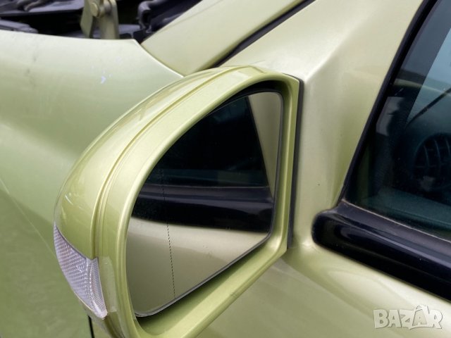 Ляво огледало с мигач за мерцедес ц класа w203 c class 2000+, снимка 1