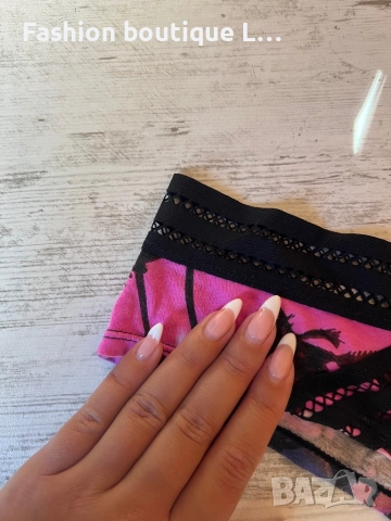 Дамски бикини в розов цвят с десен на палми и черна дантелена лента S размер 🩷🖤🩷, снимка 2 - Бельо - 52236206