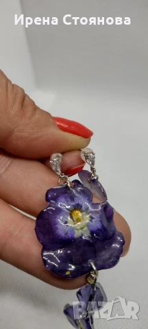 Обеци с естествен цвят на градински теменужки. Необичайно и стилно допълнение към вашия тоалет.
, снимка 11 - Обеци - 50501588