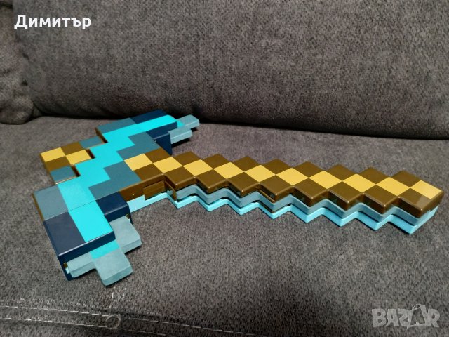 Майнкрафт, Minecraft диамантен меч и кирка 2в1 играчка Маинкрафт, снимка 9 - Други - 28521206