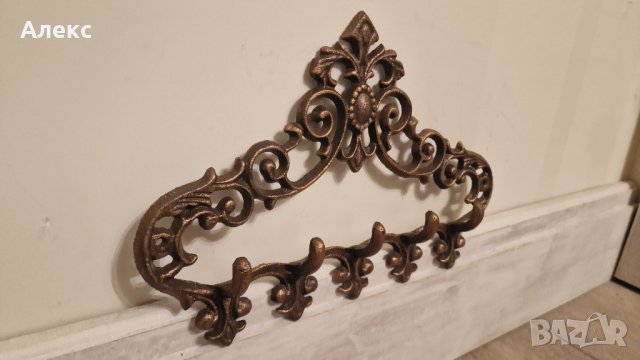 Изящна чугунена закачалка с Барокови елементи., снимка 4 - Закачалки - 43345036