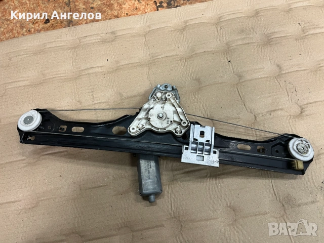 Заден десен ел. механизъм на стъклото за Mercedes C-class W203, снимка 3 - Части - 53609117