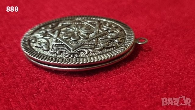 Vintage Медальон, Колие, рамка за снимки, инкрустации, снимка 3 - Колиета, медальони, синджири - 43274367