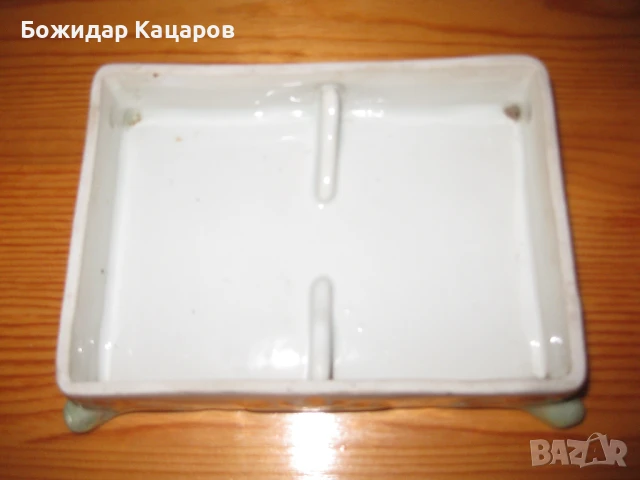 Красива порцеланова кутия, за карти или бижута.Цена 25 лева-(9.20 €).Пращам по Еконт., снимка 8 - Антикварни и старинни предмети - 50697586