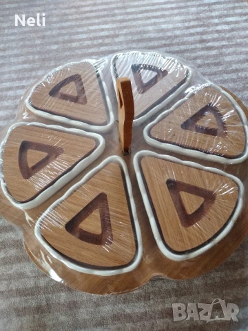 поднос за различни видове храни