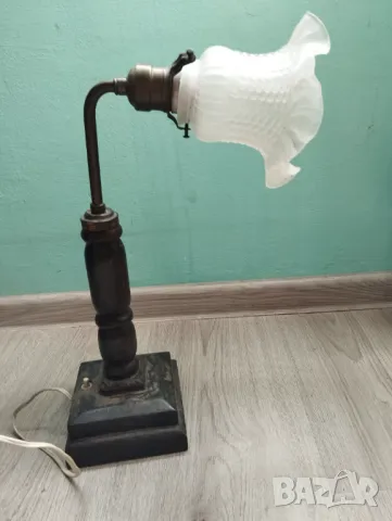 Стара настолна лампа
