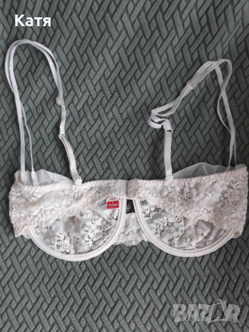 Сутиен Triumph 80B, снимка 2 - Бельо - 52827686