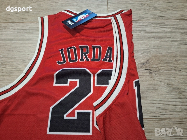 Баскетболен потник на Майкъл Джордан #Чикаго Булс #23# Mitchell&Ness!, снимка 5 - Баскетбол - 52572209