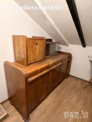 Бюфет , снимка 2 - Антикварни и старинни предмети - 53510870