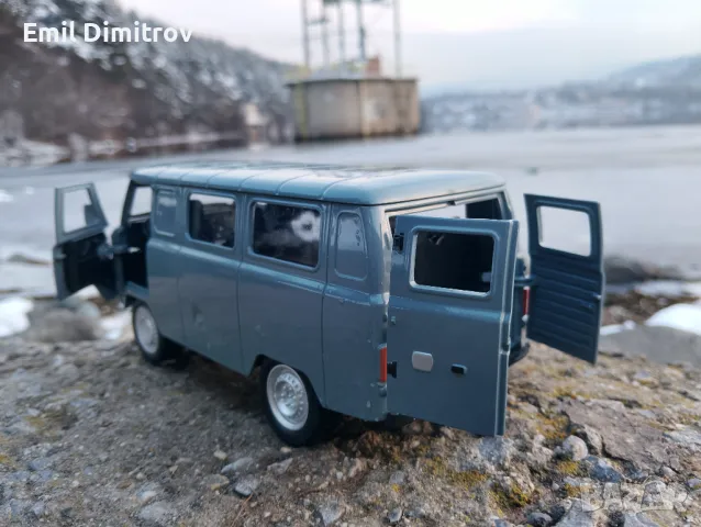 Модел-играчка УАЗ-452 в мащаб 1:24, снимка 15 - Колекции - 44280146