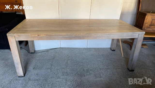 Масивна трапезна маса