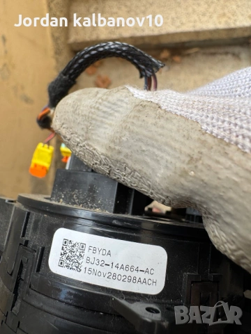 Лентов кабел на волана на Range Rover Evoque само за 150Eur. BJ32-14A664-AC, снимка 4 - Части - 53422061