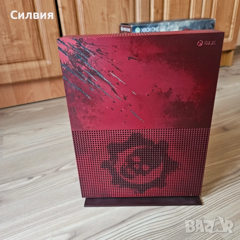 XBOX ONE S 2TB Gears of War + 2 игри + 2 джойстика PS5 PS4 PlayStation 4 5, снимка 5 - Xbox конзоли - 52389436