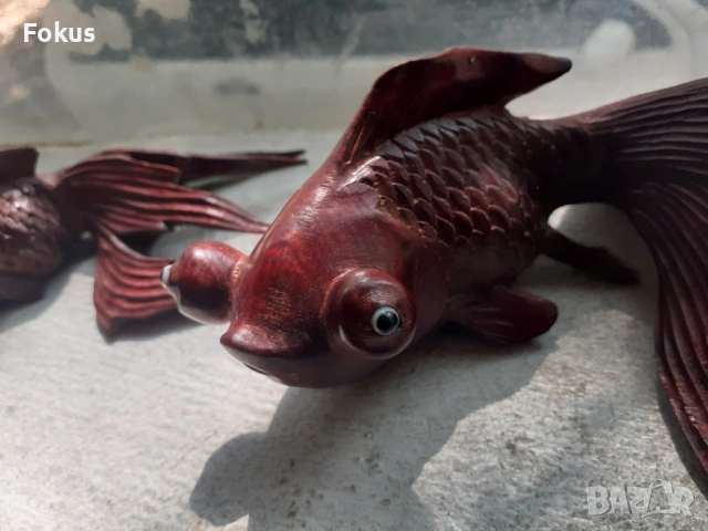 Комплект от три японски бойни риби Кои червено дърво фигура, снимка 4 - Антикварни и старинни предмети - 53366679