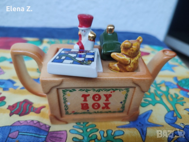Малък колекционерски чайник "шкаф за играчки" P. Cardew, снимка 11 - Колекции - 52373349