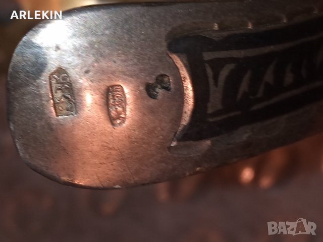 Стара сребърна руска гривна.