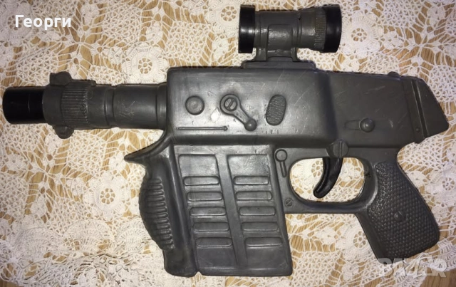 Детска играчка автомат от 80-те години.