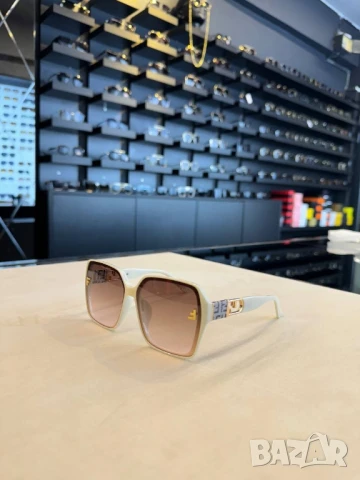 очила с черен обикновен калъф и ув защита fendi, снимка 8 - Слънчеви и диоптрични очила - 51342182