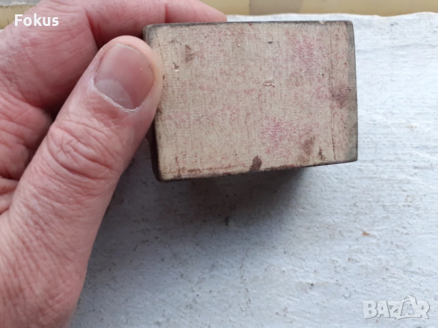 Стара дървена кутийка с бронзови набивки и седеф, снимка 4 - Антикварни и старинни предмети - 53395510