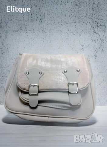 Дамска кожена чанта с катарама, снимка 2 - Чанти - 52864277