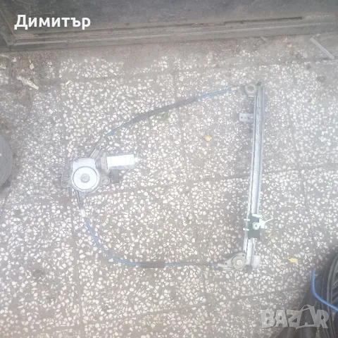 Стъкло повдигач Преден Ляв За Ланча Ипсилон 2000г / Lancia Y 2000y