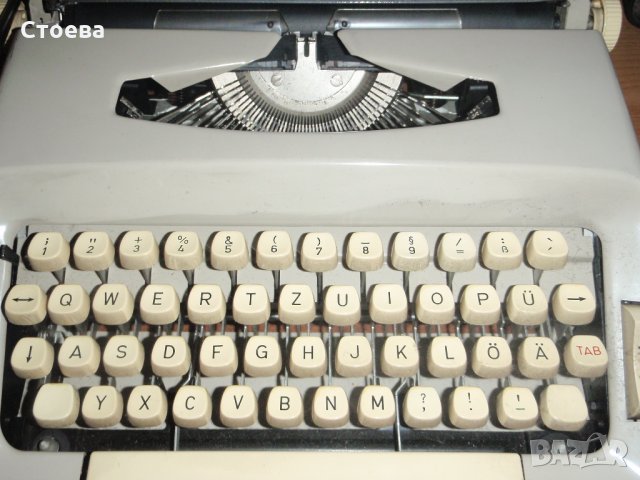 две портативни пишещи машини - налично, снимка 2 - Антикварни и старинни предмети - 26247445