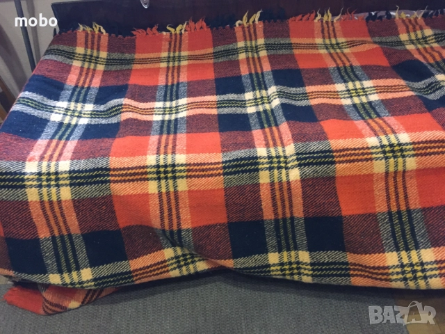 РОДОПСКО ОДЕЯЛО - ново. Състав: 100% вълна.Размери : 215 см/ 150 см., снимка 2 - Олекотени завивки и одеяла - 51987390