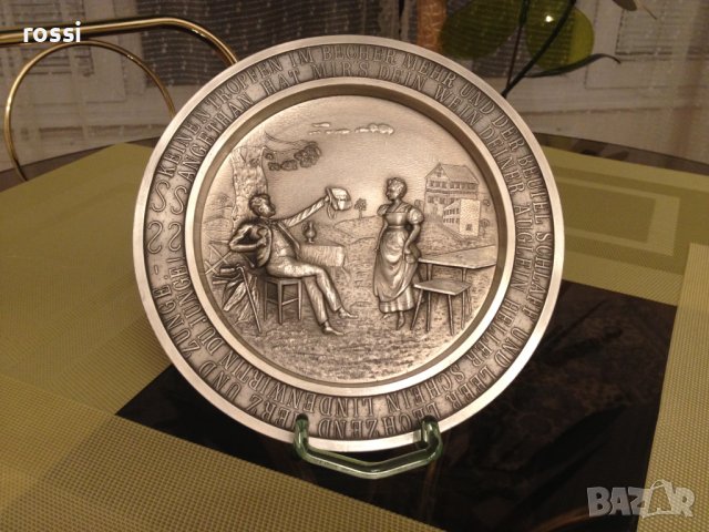 Нова! Старинна немска калаена чиния за стена серия Lindenwirthin 23 см., снимка 10 - Антикварни и старинни предмети - 43093294