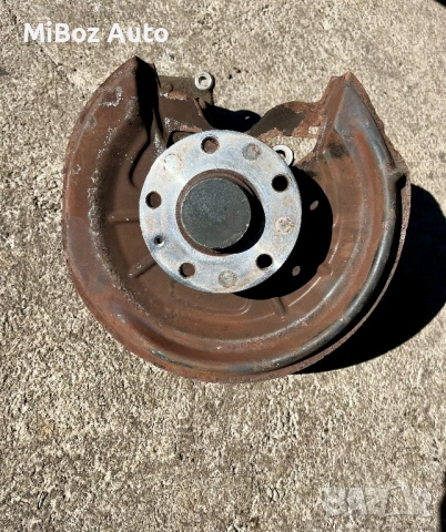 Шенкел главина задна Фолксваген Голф 6 VW Golf, снимка 3 - Части - 53600817