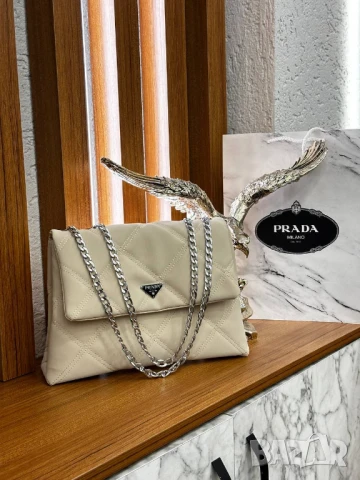 чанти prada , снимка 8 - Чанти - 51410793