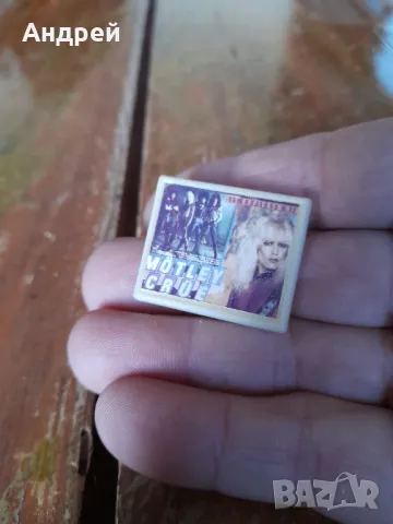 Стара значка Motley Crue, снимка 2 - Колекции - 48198508