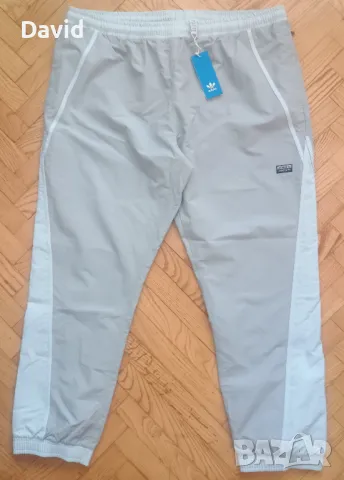 Adidas V-Line Woven Trackpants Grey Ново оригинално мъжко шушляково долнище Адидас, снимка 2 - Спортни дрехи, екипи - 50036293