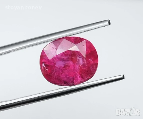 Фантастичен ненагряван рубин с жив цвят 2.13кт.! Сертифициран! Нов!
