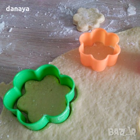 573 Формички за сладки цвете резци за тесто бисквити курабии 5бр в комплект, снимка 3 - Форми - 35105892