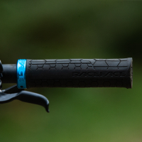 Грипове със Заключване Race Face Grip Getta Black/Turquoise, снимка 2 - Аксесоари за велосипеди - 36517173